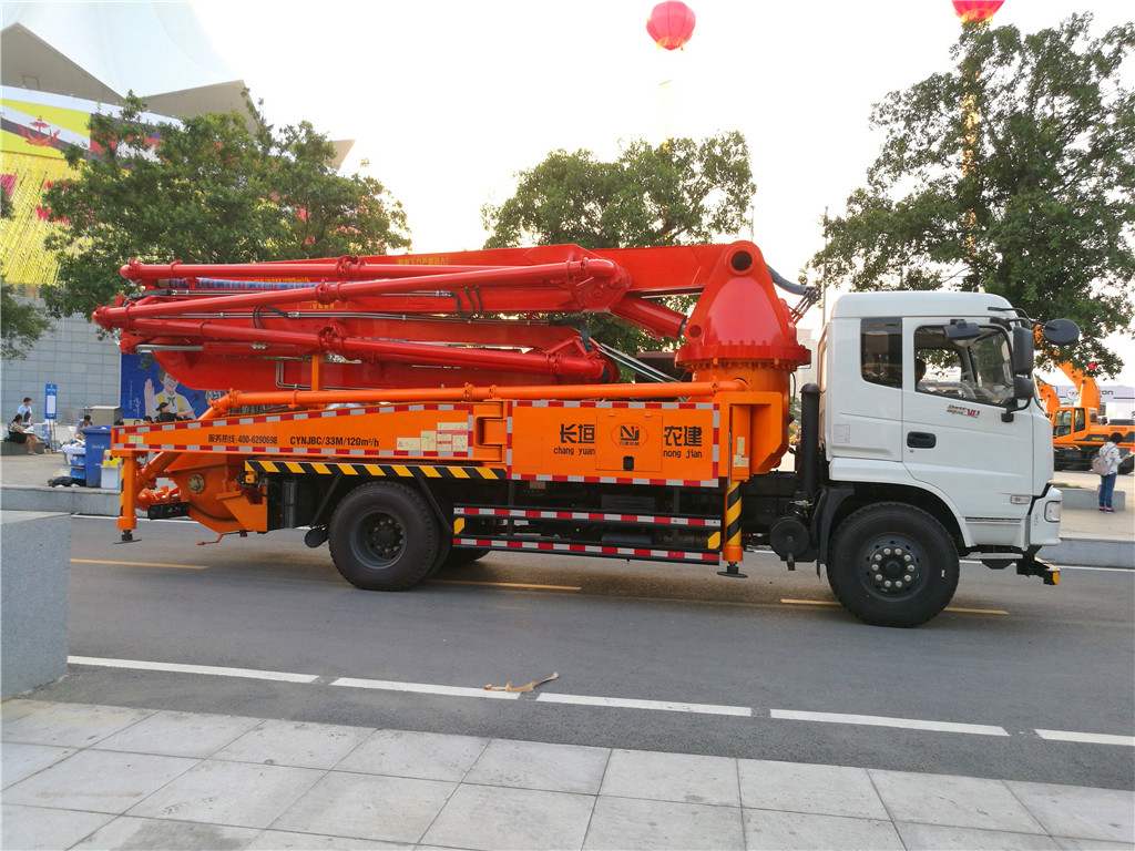 中小型混凝土泵车